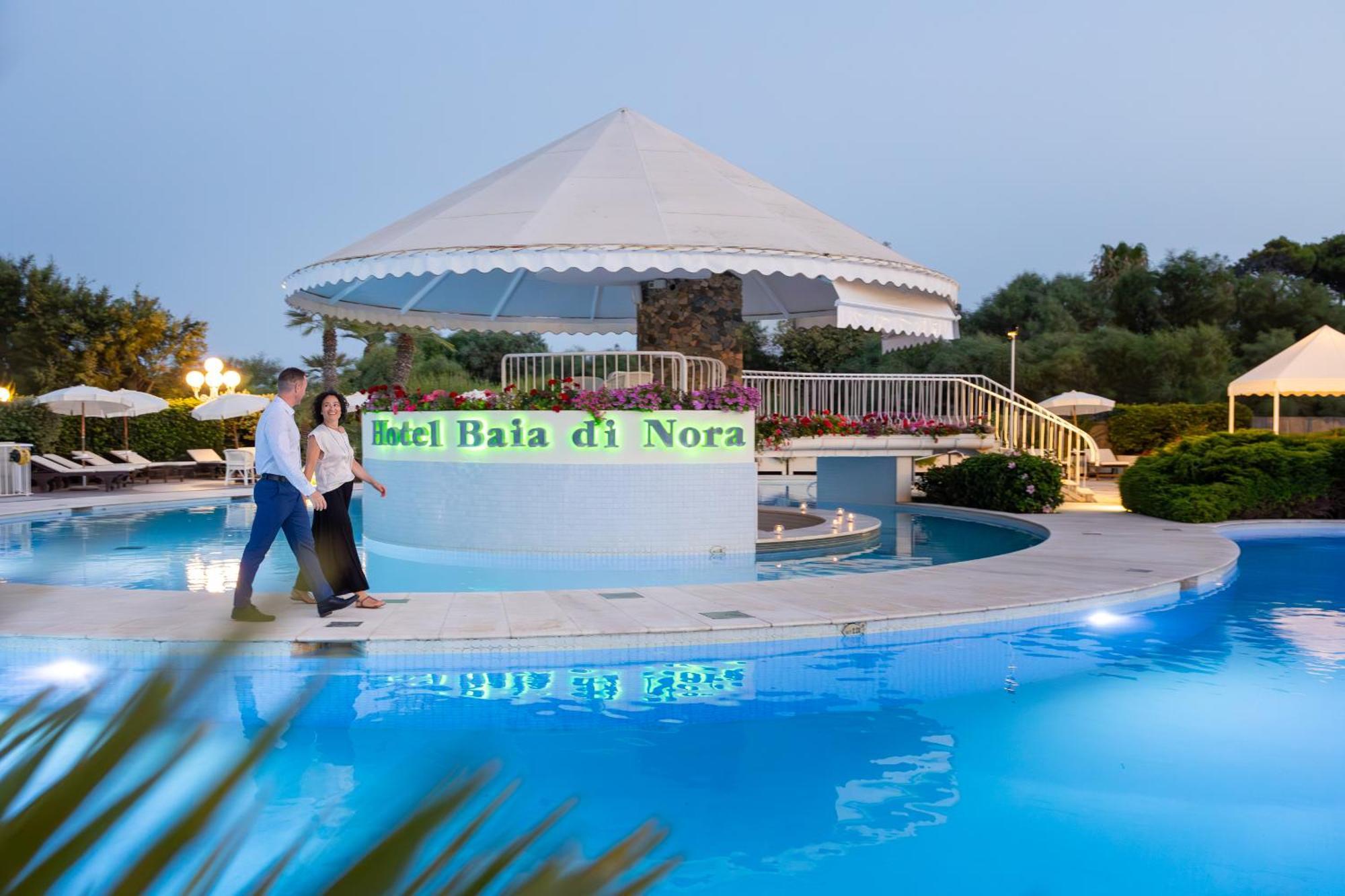 Hotel Baia Di Nora Pula Exterior foto