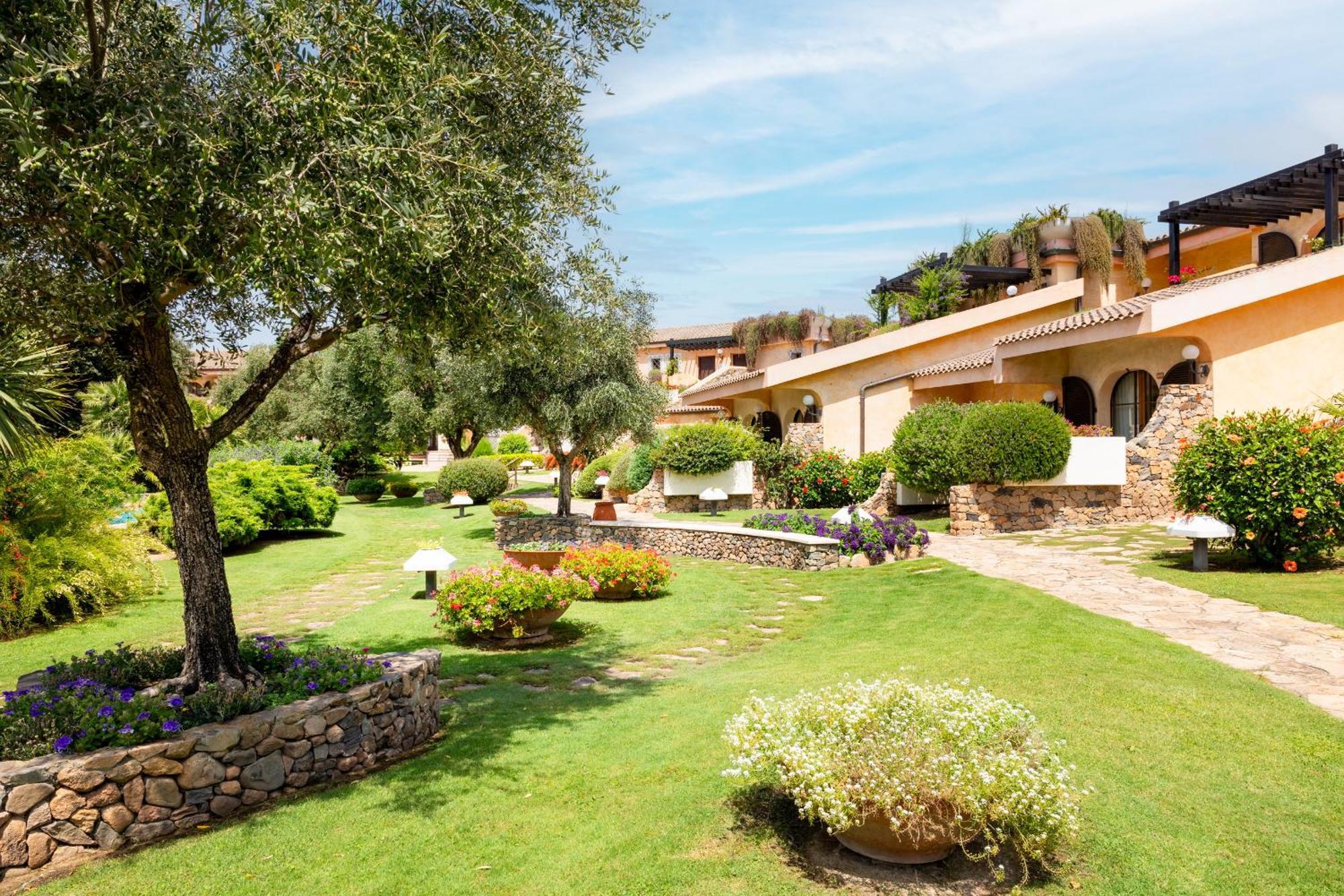 Hotel Baia Di Nora Pula Exterior foto
